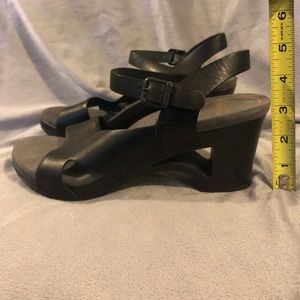 Like New DANSKO Black Leather Heeled Sandals